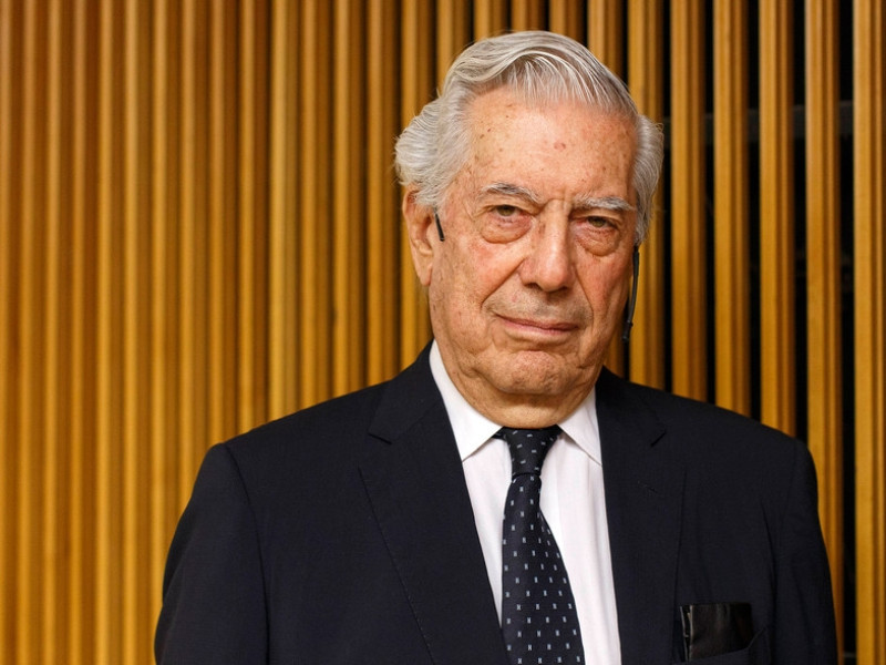 Mario Vargas Llosa: Tres obras imprescindibles para que lo disfrutes en su cumpleaños
