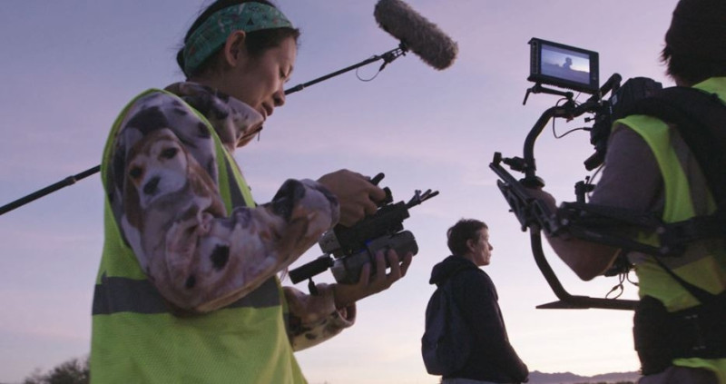 'Nomadland': ¿Por qué la premiada película no podría estrenarse en China, su país natal?